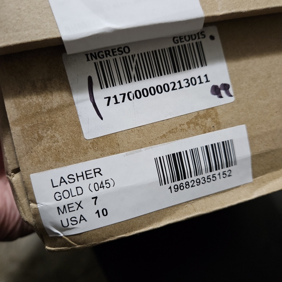 STEVE MADDEN - Lasher Embellished Chunky Heeled Sandals - Picture 7 of 7